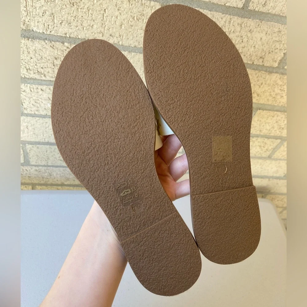 Madewell The Boardwalk Post Slide Sandal: Cactus Embossed Edition Gold Details